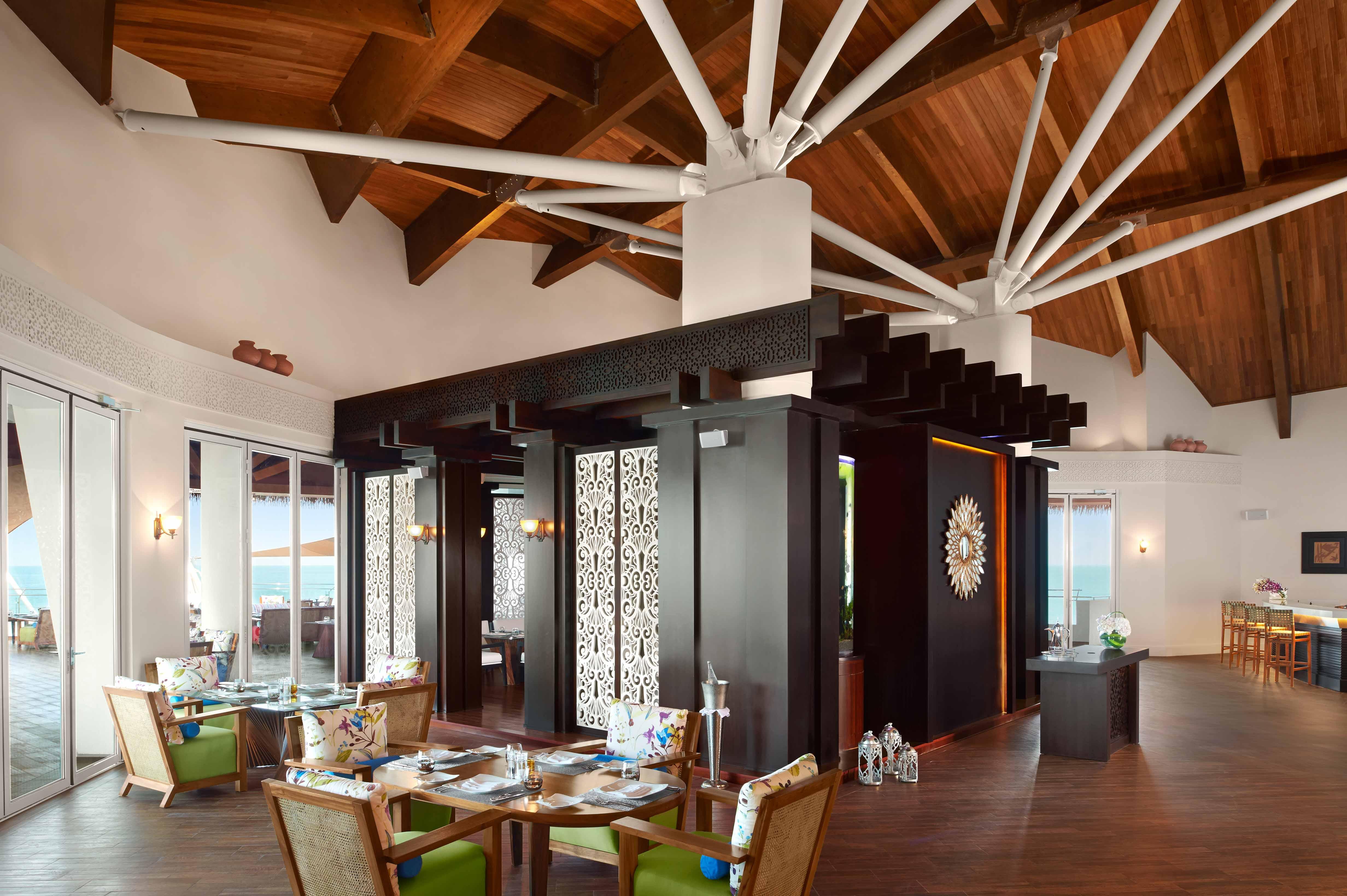 Banana Island Resort Doha By Anantara Exteriér fotografie The restaurant at the top of the hotel