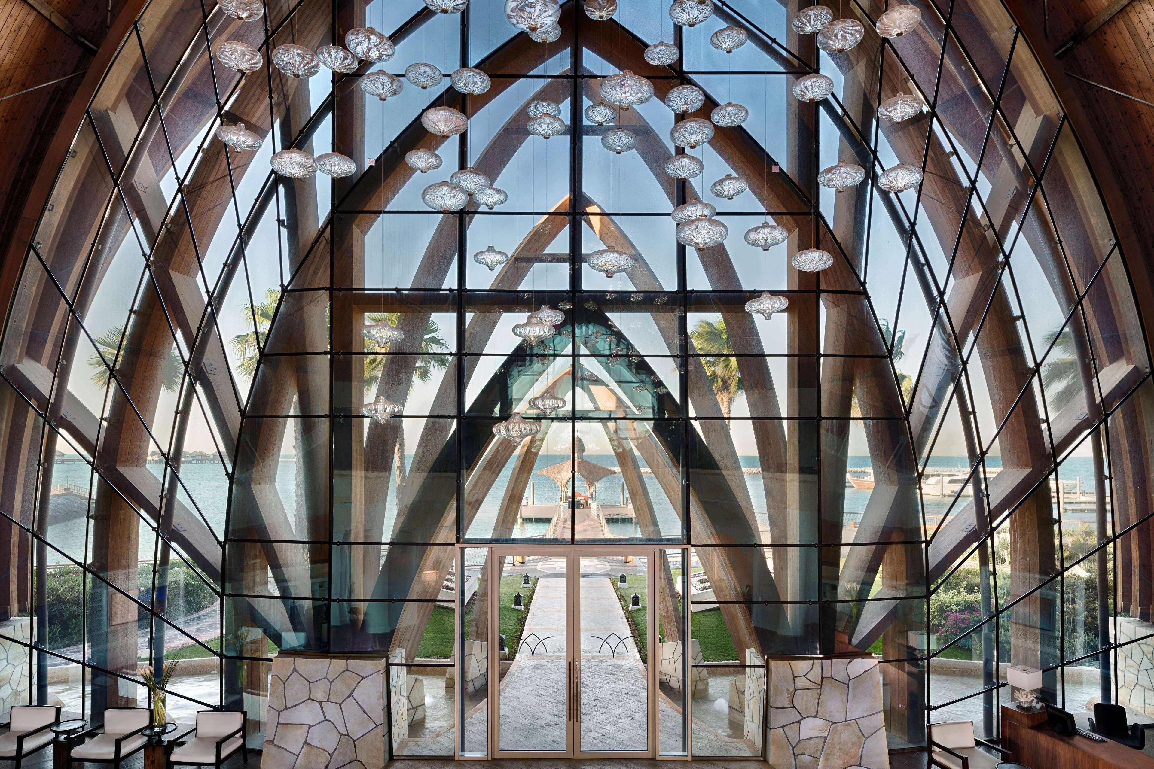 Banana Island Resort Doha By Anantara Exteriér fotografie The interior of the chapel