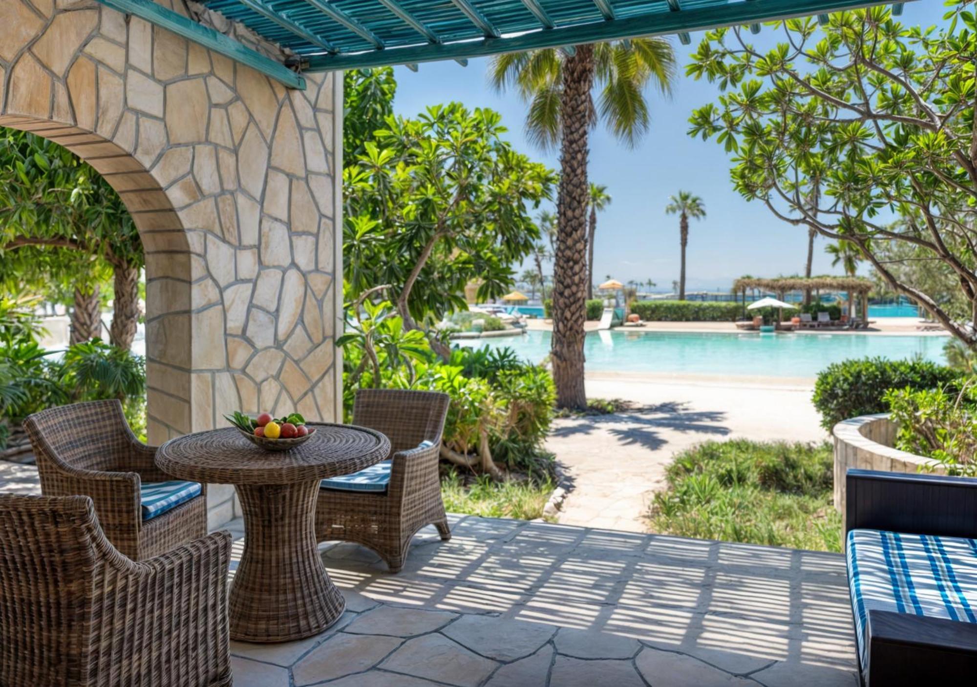 Banana Island Resort Doha By Anantara Exteriér fotografie The pool at the resort